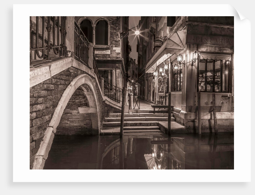 Cafe by canal, Venice by Assaf Frank